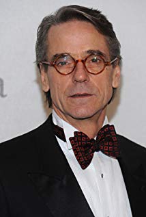 How tall is Jeremy Irons?